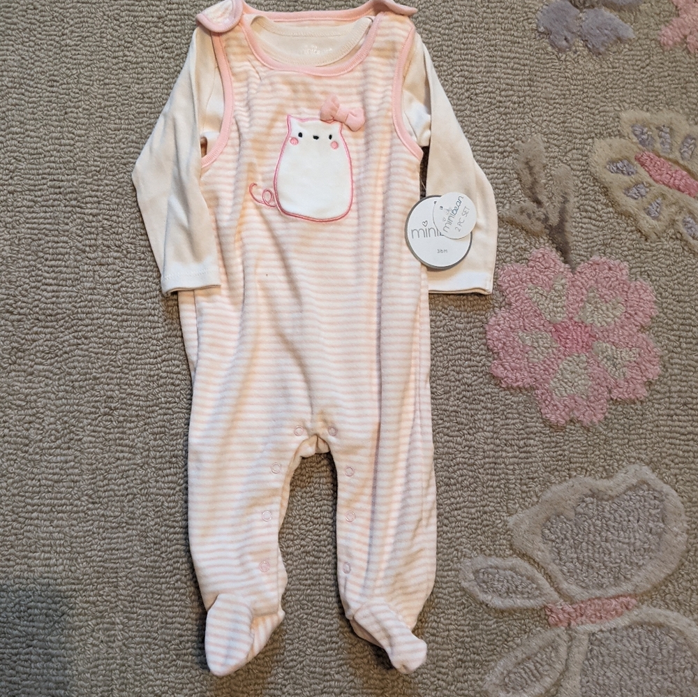 NWT 2 piece long sleeve footed outfit